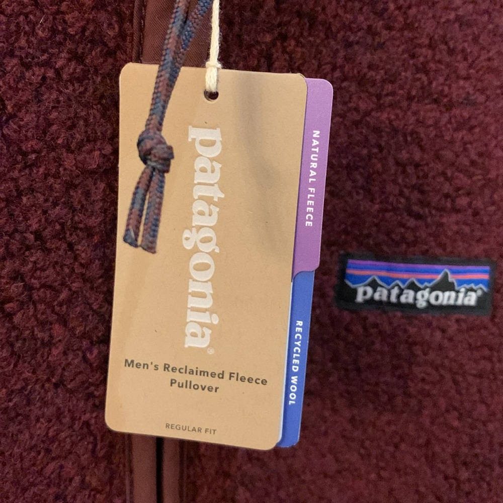 NWT Patagonia reclaimed fleece pull over in dark ruby - Picture 3 of 6